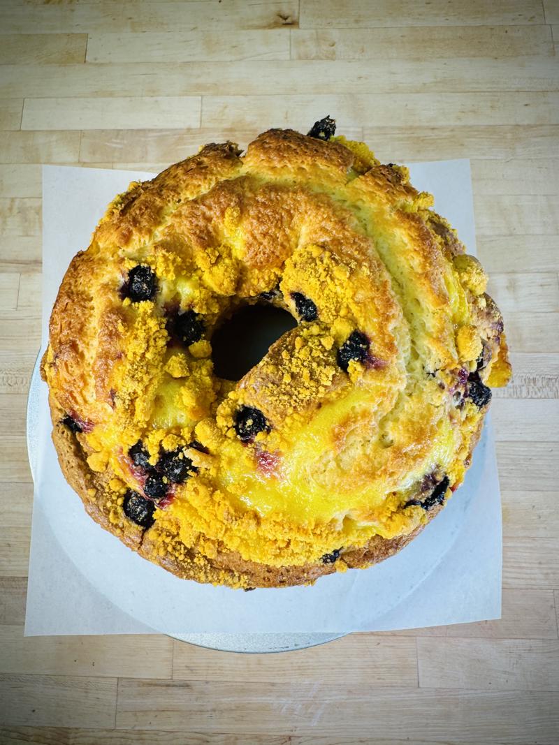 Blueberry crumble bundt cake